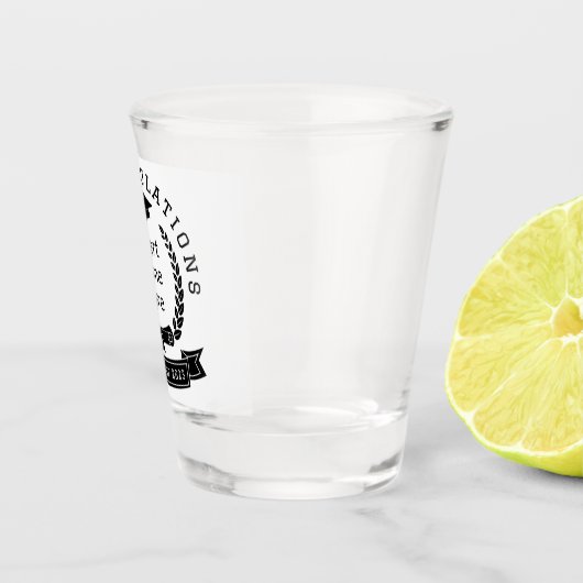 2023年カスタムブラックレターのクラスおめでとう ショットグラス (右)