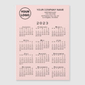 2023年カレンダビジネスロゴ文字ピンクマグネット (正面)