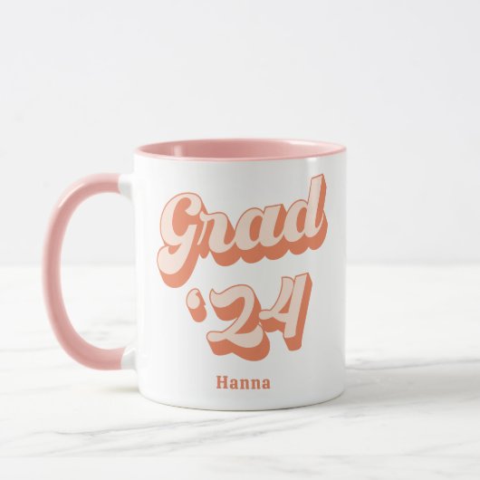 2023年コーヒーマグのJust Peachy Grad Class マグカップ (左)
