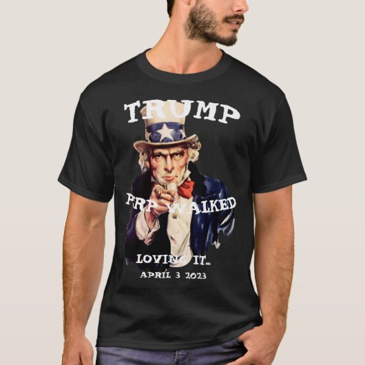 2023年トランプ被告歩き火曜日おじさんサム Tシャツ (正面)