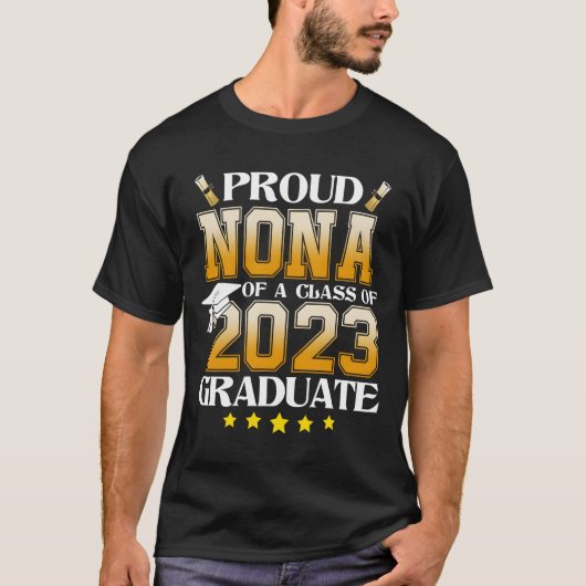 2023年卒業生の自慢の祖母 卒業おめでとう Tシャツ (正面)