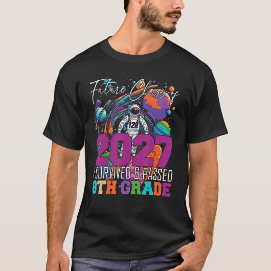 2023年卒業2027年I 8tの生き延び将来クラス Tシャツ (正面)