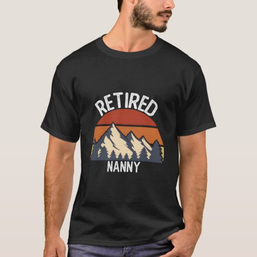 2023年定年退職ナニー Tシャツ (正面)