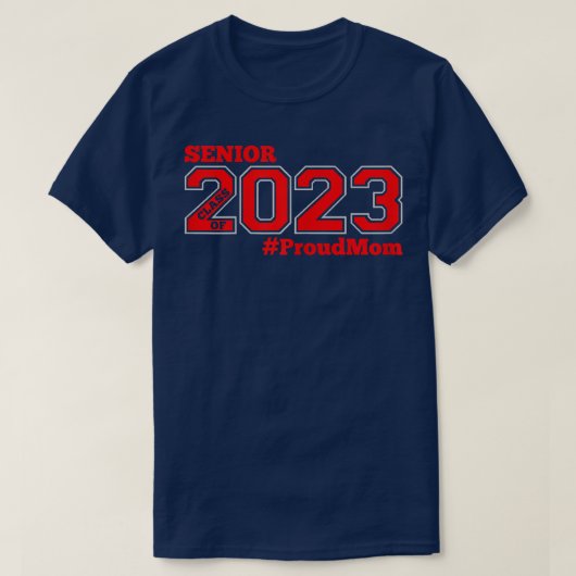 2023年誇りを持ったの女性ママ2023年のSENIORCLASS 誇りを持った Tシャツ (デザイン正面)