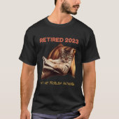 2023年退職しました 以後私の問題ではありません ネコの退職 Tシャツ (正面)