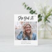 2023彼女はそれをスクリプモダント写真卒業した インビテーションポストカード (スタンド正面)