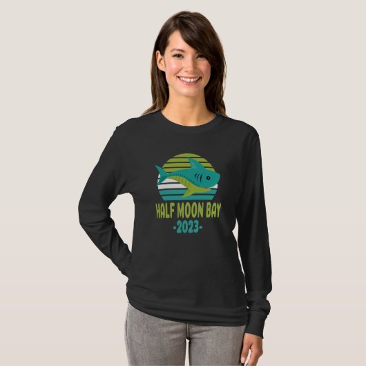 2023 Half Moon Bay California Shark Tシャツ (正面フル)