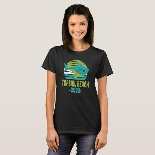 2023 Topsail Beach North Carolina Shark Tシャツ (正面フル)