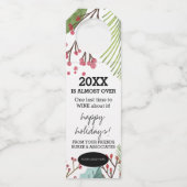 2024おもしろいは、あなたのロゴの休日を追加するほぼオーバーである ボトルネックタグ (正面)