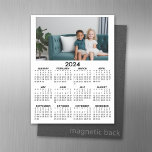 2024カレンダーと家族の写真 – 白黒 マグネットドライイレースシート<br><div class="desc">この2024カレンダーに家族の写真を追加する。カレンダーは基本的な白黒の年表示である。学校やホームオフィスに便利なアイテム。ホームオフィスや学校のロッカーを標準で探す。これは、すべての日付の完全な年ビューを示す。</div>