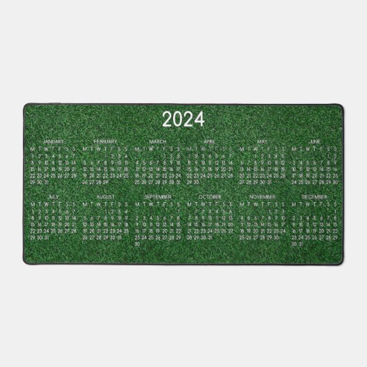2024カレンダー緑の芝生の背景の写真 デスクマット (正面)
