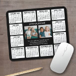 2024カレンダー2枚の写真と文字-白黒 マウスパッド<br><div class="desc">2024年のカレンダーと部屋と2つの写真のコラージュは、数行の文字を追加。オフィスまたは自宅で使用する新年のおもしろい項目。このデザインに2つの正方形の写真を追加。</div>