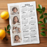 2024カレンダー（4枚のフォトコラージュ付き） – 白 キッチンタオル<br><div class="desc">2024年カレンダー付き4枚のフォトコラージュ。新年のおもしろい項目。このデザインに4つの正方形の写真を追加。少し作業を行うと、オプションで背景色やカレンダーの色を変更しクリックて、色を選択で違うきる。</div>