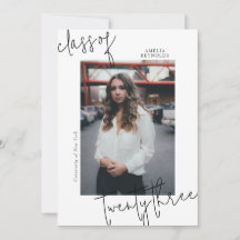 2024シンプル年モダン卒業のミニマルなクラス