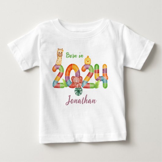 2024パーソナライズされた年の赤ん坊の生まれ贈り物 ベビーTシャツ (正面)