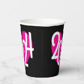 2024ピンクのハートグラフィック新年パーティーのブラック 紙コップ (右)