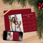 2024冬赤ミニマル家族写真カレンダー シーズンカード<br><div class="desc">2024赤いカスタマイズ可能な家族の名前と写真カレンダー年賀状あなたの写真と名前パーソナライズされたを特色にする。🌟2024年🌟2024年に設計され、小さな贈り物やホリデーカードの代わりに最適！cedarandstring@gmail.comで連絡お問い合わせもしデザインまたはマッチング製品のサポートが必要です。</div>