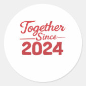 2024年から一緒 カップルステッカー ラウンドシール (正面)