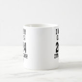 2024年のクラスで卒業した コーヒーマグカップ (中央)