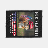 2024年のピーナッツにトランプの投票 フリースブランケット (正面(横))