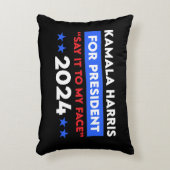 2024年の大統領のために私の顔カマラハリスにそれを言う アクセントクッション (正面(垂直))