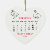 2024年の日付結婚ハートカレンダー結婚した セラミックオーナメント (正面)
