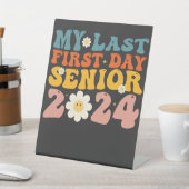 2024年の最後の初日のシニア・クラス 台座サイン (インサイチュ)