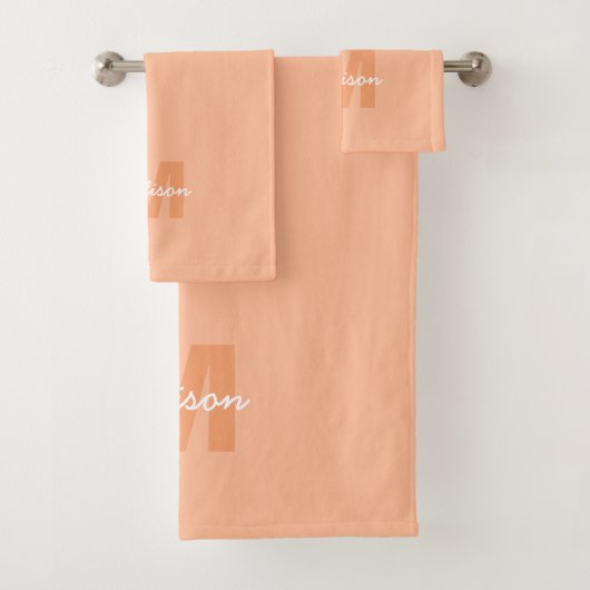 2024年の桃の色とカスタムモノグラム名 バスタオルセット (インサイチュ)
