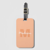 2024年の桃の色とカスタムモノグラム名 ラゲッジタグ (正面縦)