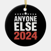 2024年の選挙運動の政治団体おもしろい セラミックオーナメント (正面)