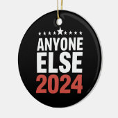 2024年の選挙運動の政治団体おもしろい セラミックオーナメント (左)