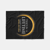 2024年のEclipseで2回生太陽の食 フリースブランケット (正面(横))