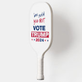 2024年トランプに投票できない方法 ピックルボールラケット (左)