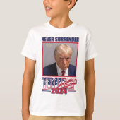 2024年トランプを降伏しない Tシャツ (正面)
