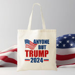 2024年トランプ以外おもしろいの誰でも トートバッグ<br><div class="desc">2024年の選挙でトランプ以外の誰かに投票して愛国心を維持する。共和党と民主党はドナルド・トランプに対抗して団結し、アメリカを安全にするためにジョー・バイデン氏に投票す保る必要がある。トランプのメッセージと政治的トートバッグのアンチのアメリカ国旗。</div>