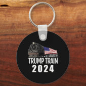 2024年トランプ列車に乗ってアメリカ国旗2 キーホルダー (正面)