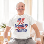 2024年トランプ選挙政治反対のグランパス Tシャツ<br><div class="desc">ドナルド・トランプに反対する祖父は、2024年の選挙のためにアメリカの旗を赤、白、青で飾った、このアンチトランプの祖父Tシャツと団結する。</div>