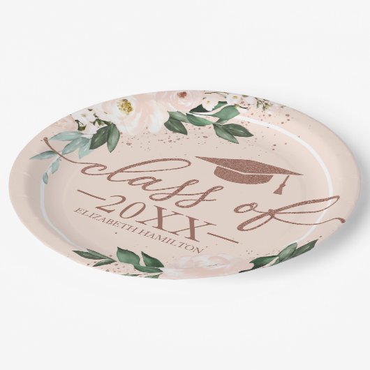 2024年ピンク赤面フローラ卒業パーティーのクラス ペーパープレート (アングル)