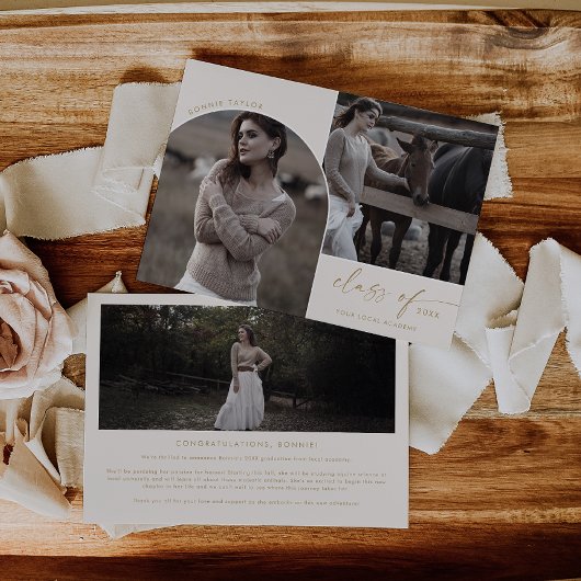 2024年モダンのアーチクリームクラス3写真卒業 案内状