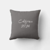 2024年夏のカリフォルニアの2024年灰色の枕 クッション (裏面)