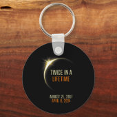 2024年太陽の生涯合計で2回のEclipse太陽の E キーホルダー (正面)