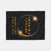 2024年太陽のEclipseで2回太陽の食 フリースブランケット (正面(横))
