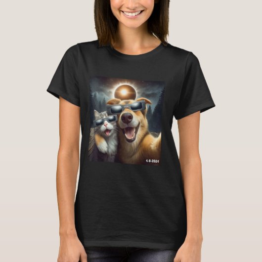 2024年太陽のEclipse猫とEclipを着た犬太陽の Tシャツ (正面)