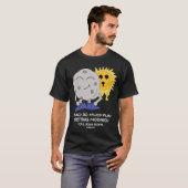 2024年皆既日食のユーモア Tシャツ (正面フル)