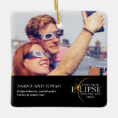 2024年皆既日食太陽の写真カップルのプレゼント セラミックオーナメント (正面)