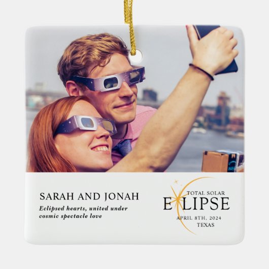 2024年皆既日食太陽の写真カップルのプレゼント セラミックオーナメント (正面)