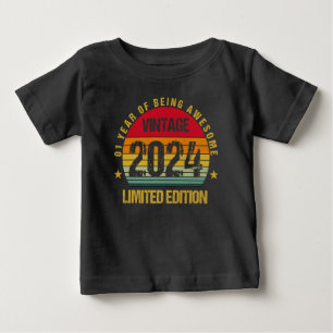 2024年1歳の初めての誕生日 赤ちゃん男子 2024年 誕生日おめでとう ベビーTシャツ