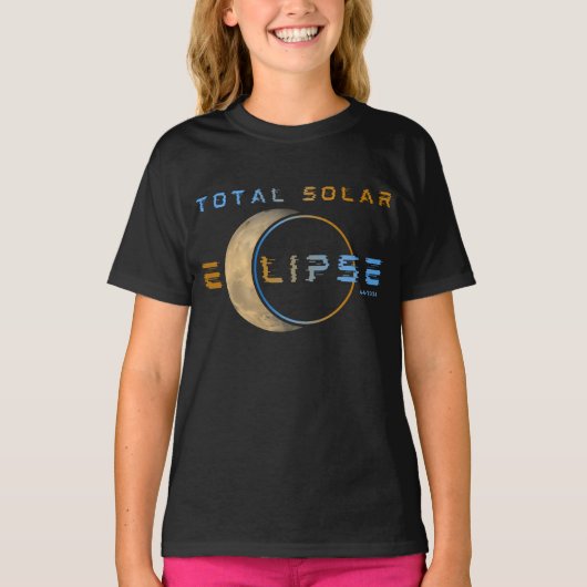 2024年4月8日の皆既日食と太陽系 Tシャツ (正面)