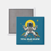 2024年4月8日皆既日食の宇宙飛行士 おもしろTシャツ マグネット (正面/裏面)