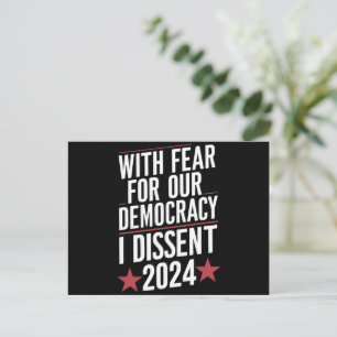 2024年、民主主義への恐怖を抱いて反対する ポストカード